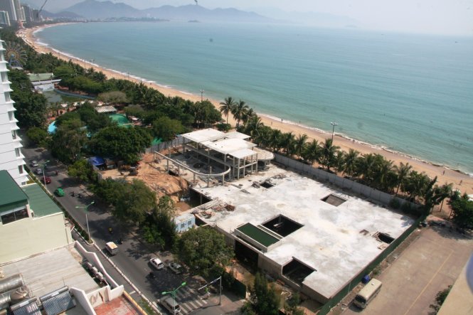 Cần dừng xây “trường thành” vây kín vịnh Nha Trang